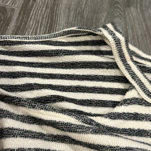 EUC BCBG Eznei Sweater with Cutouts size medium - Picture 5 of 8